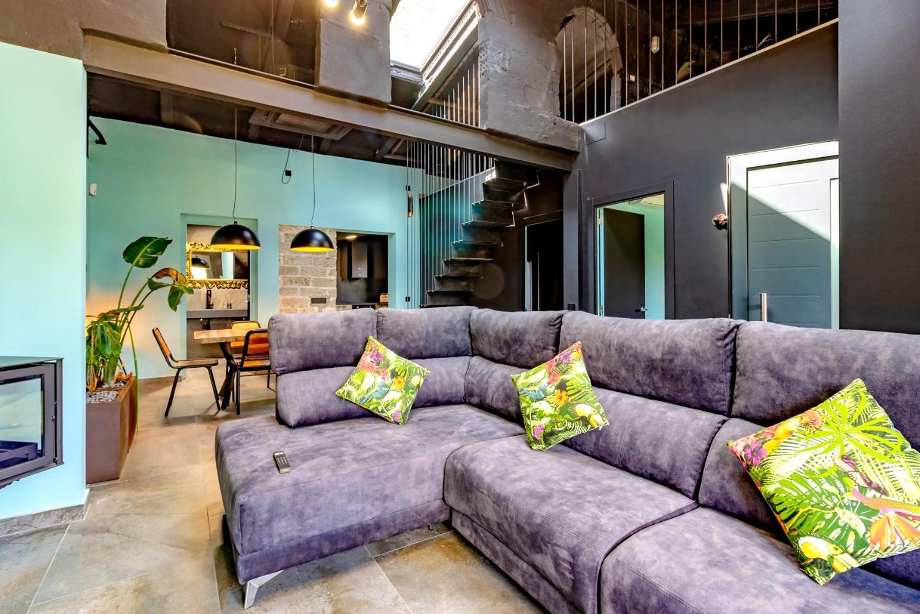 Black House Sorprendente Casa Estilo Industrial Olot Dış mekan fotoğraf